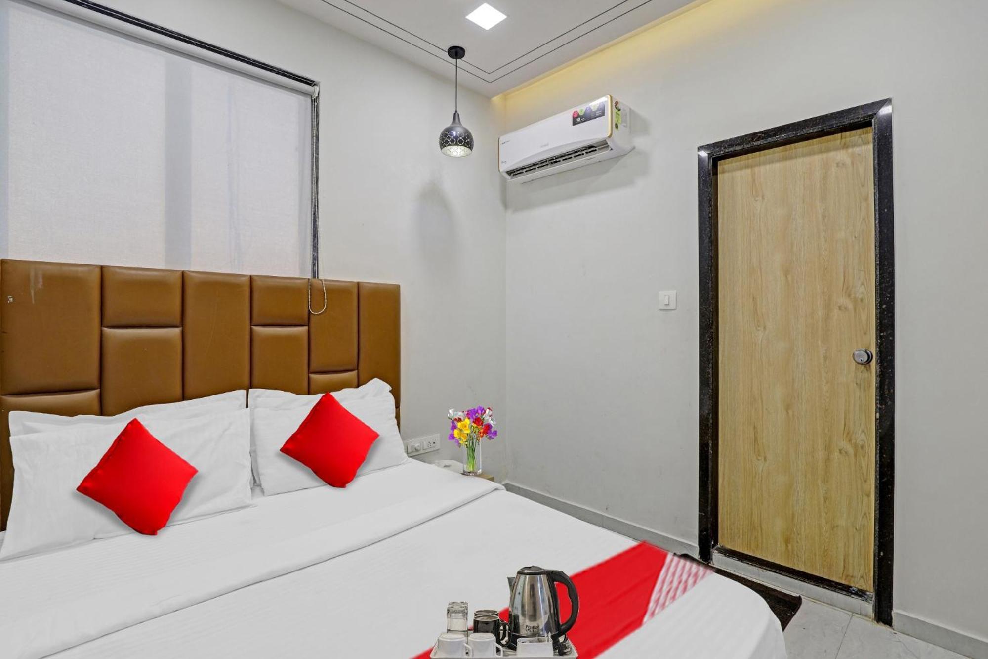 Hotel O Royal Orbit Surate Exterior foto