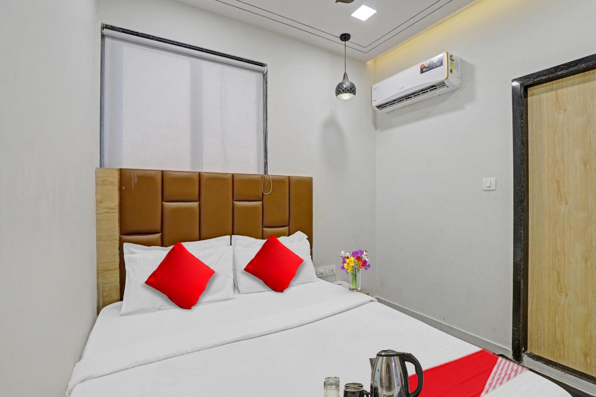 Hotel O Royal Orbit Surate Exterior foto