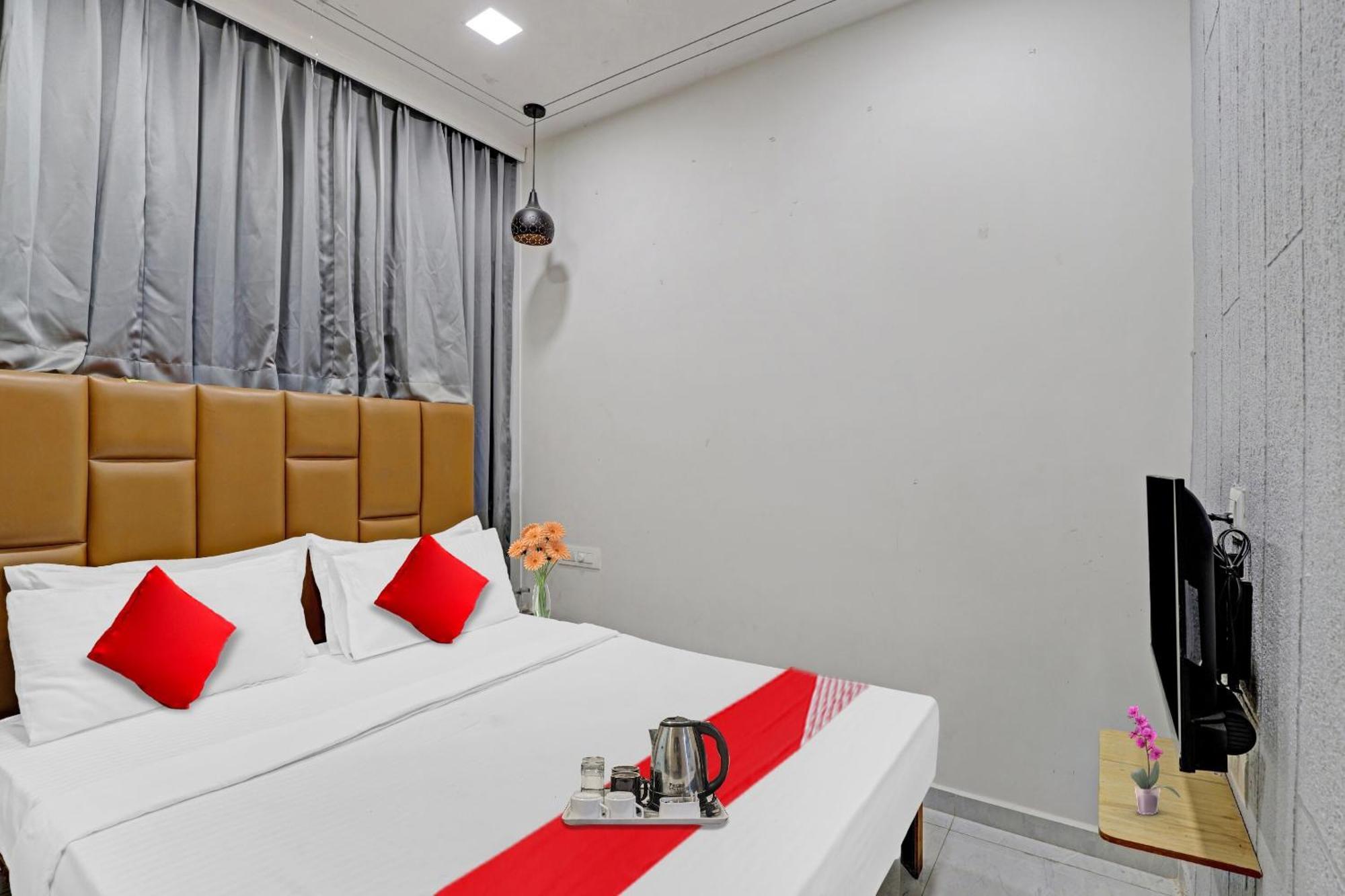 Hotel O Royal Orbit Surate Exterior foto
