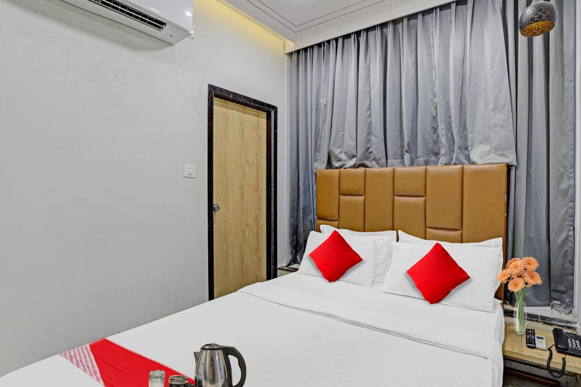 Hotel O Royal Orbit Surate Exterior foto
